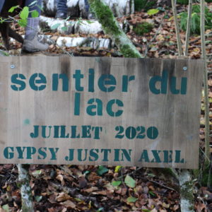 Panneau sentier du lac